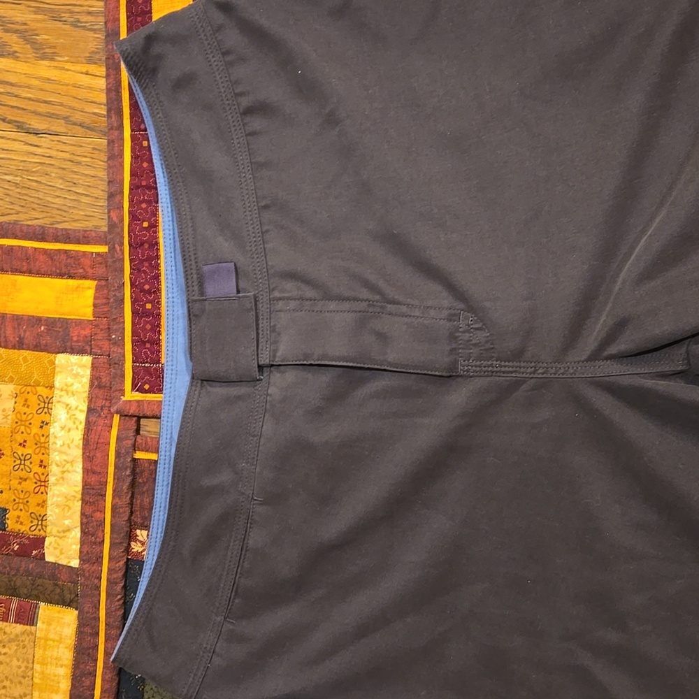 Patagonia Women's Extra Special Pantaloha's Purplish Brown Capri Pants - Picture 4 of 9